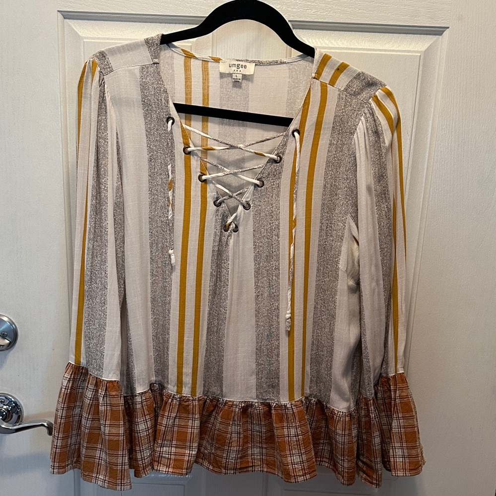 Umgee Mustard and Gray Striped Lace-Up Boho Blouse Bell Sleeve Size L